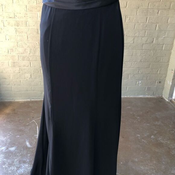 Elegant DAVID'S Bridal Black Flowy Full-Length Dress D273 - Picture 8 of 13